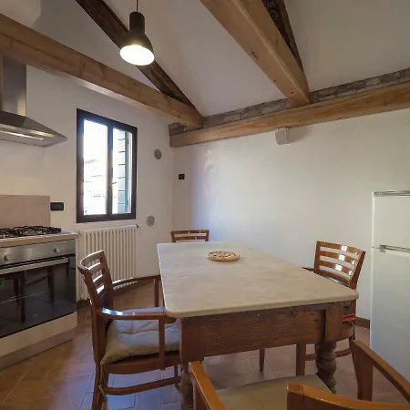 Novecinqueotto Veneza